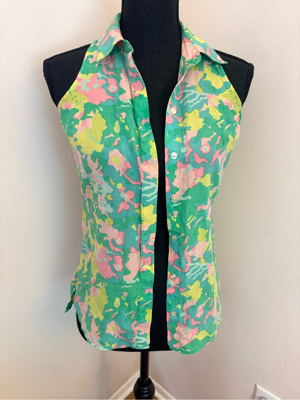 Ann Taylor Sleeveless Collared Button-Down Top in Green, Pink & Yellow